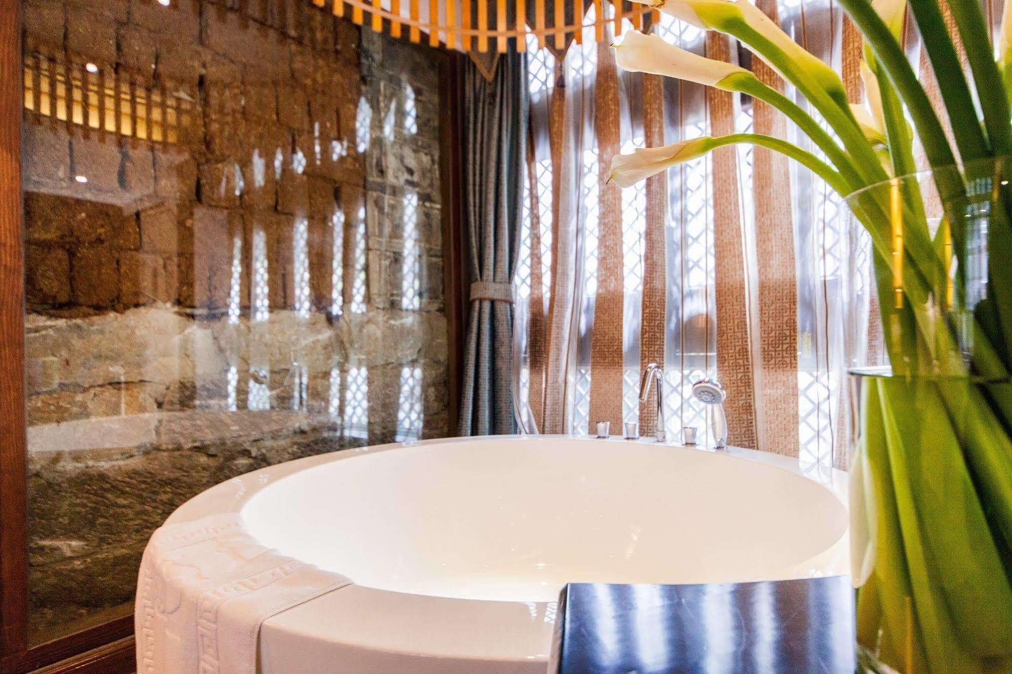 Lijiang Liman Hotel ภายนอก รูปภาพ
